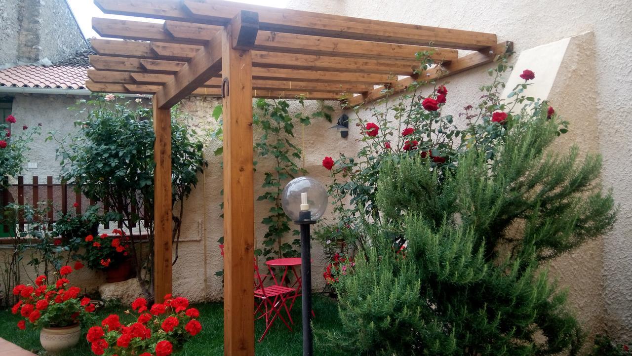 B&B A Casa Di Nonna Massa d'Albe エクステリア 写真