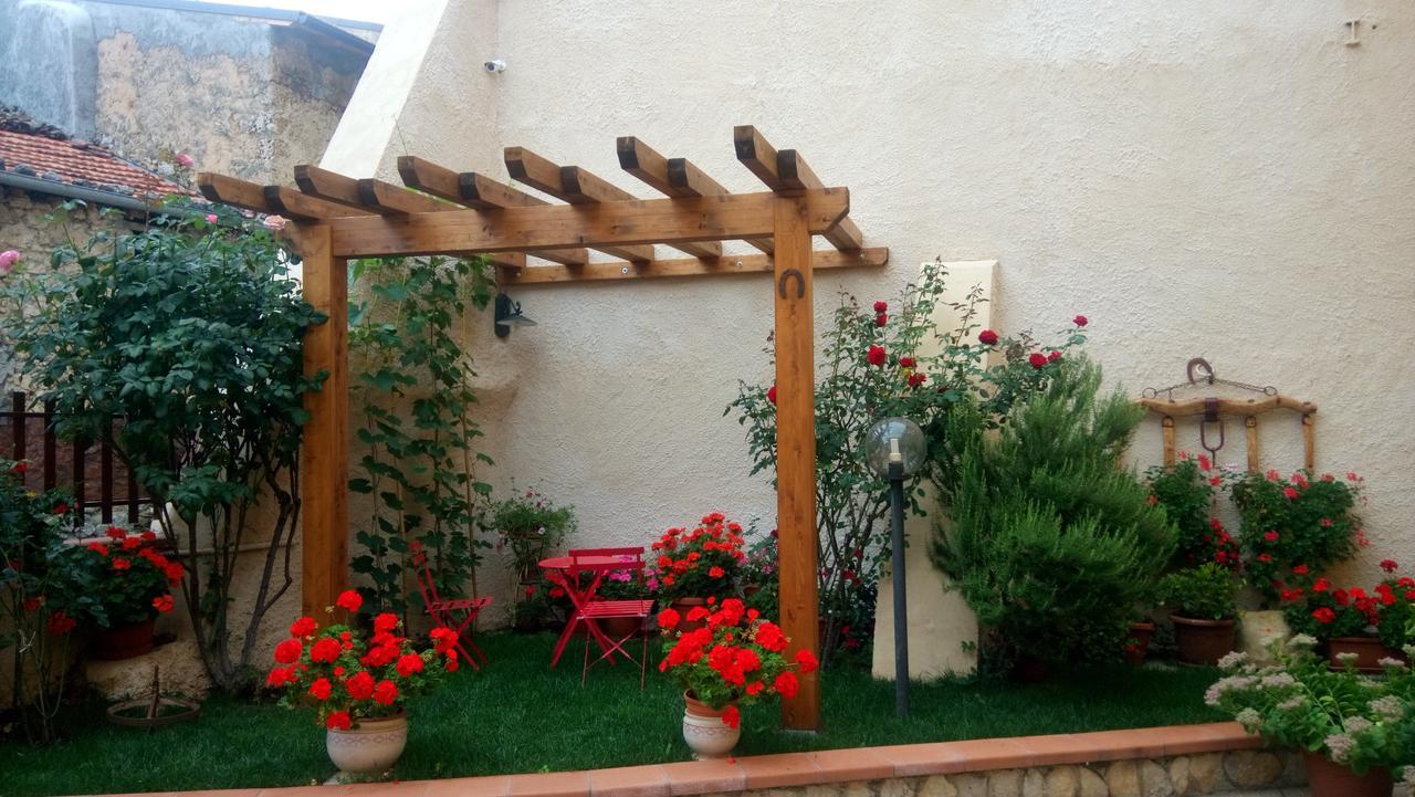B&B A Casa Di Nonna Massa d'Albe エクステリア 写真