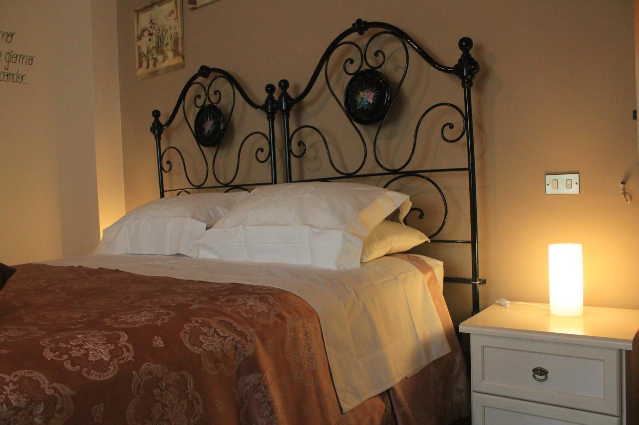 B&B A Casa Di Nonna Massa d'Albe エクステリア 写真
