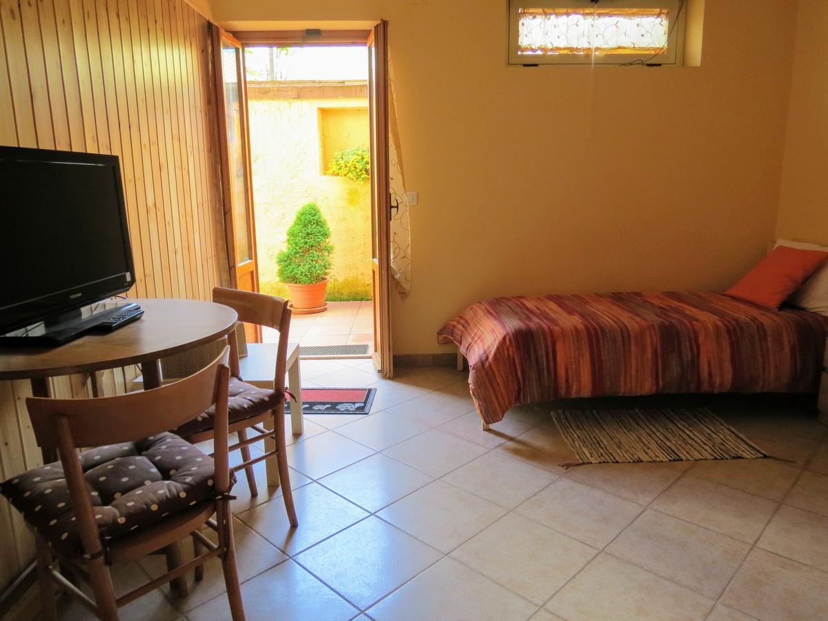 B&B A Casa Di Nonna Massa d'Albe エクステリア 写真