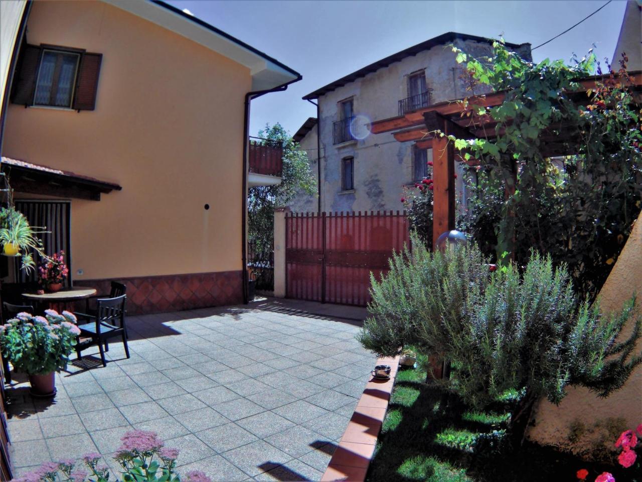 B&B A Casa Di Nonna Massa d'Albe エクステリア 写真