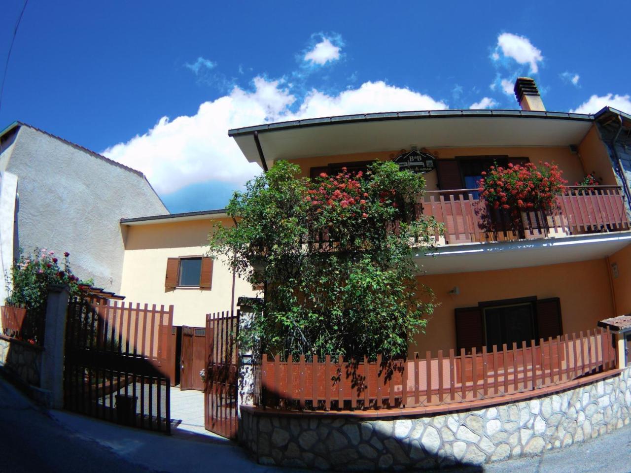B&B A Casa Di Nonna Massa d'Albe エクステリア 写真