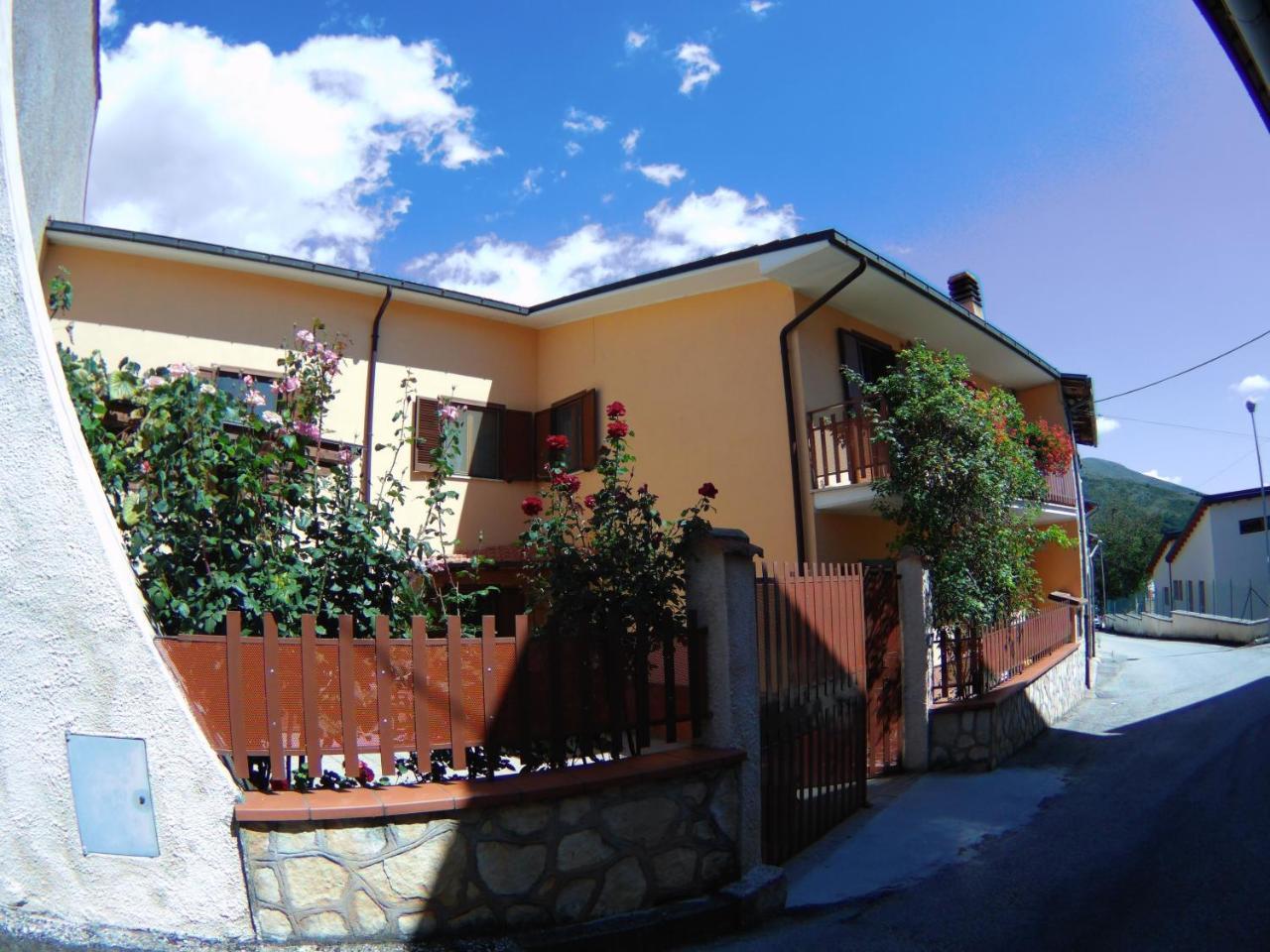 B&B A Casa Di Nonna Massa d'Albe エクステリア 写真